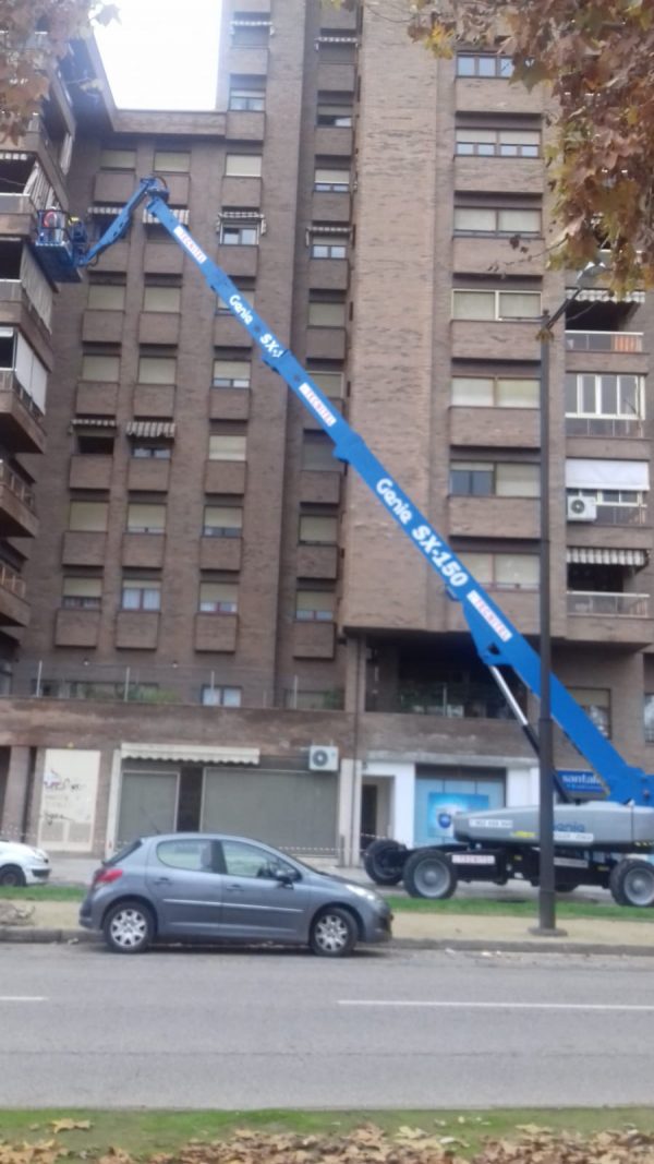 Venta de brazo telescópico con capacidad de carga de 340 kg