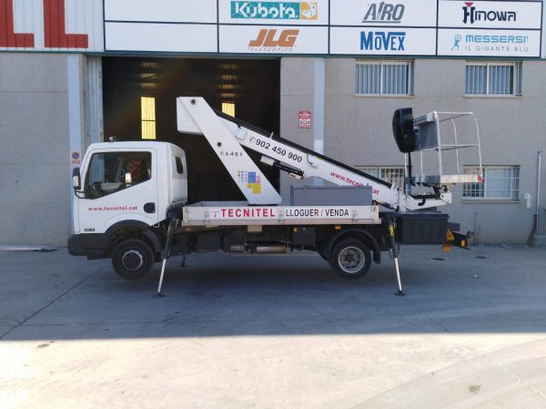 Venta de plataforma elevadora sobre camión cesta con capacidad de carga de 230 kg