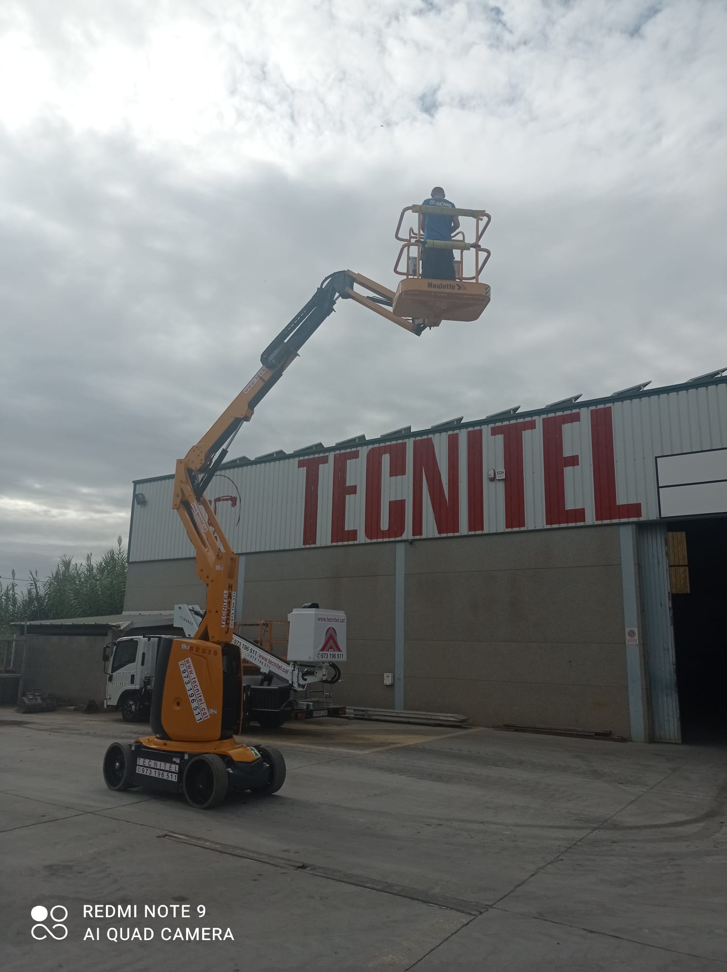 Plataforma Elevadora eléctrica 12 metros HAULOTTE JA12CJ